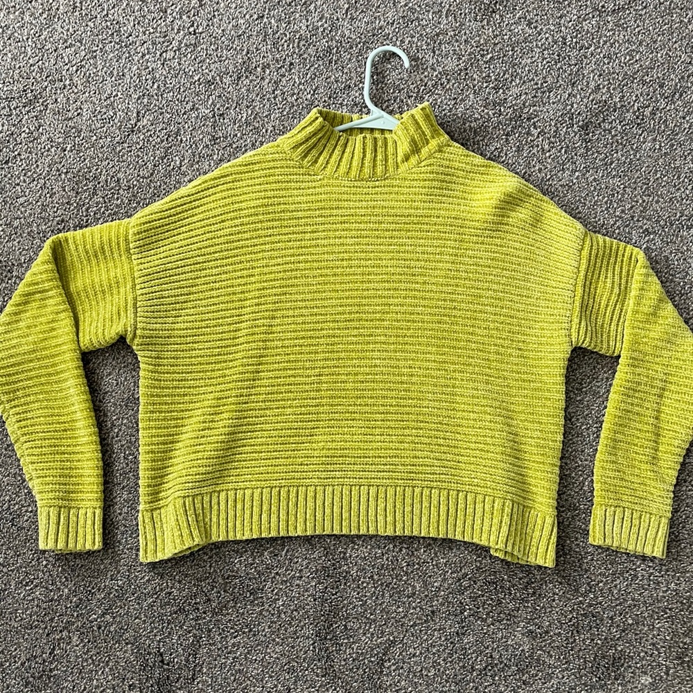 Loose turtle neck sweater